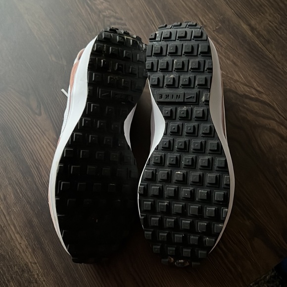 Nike shoes - Picture 6 of 6